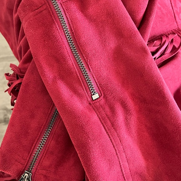 Get the look! Black Rivet Crandberry Suede Moto Jacket - Picture 7 of 7